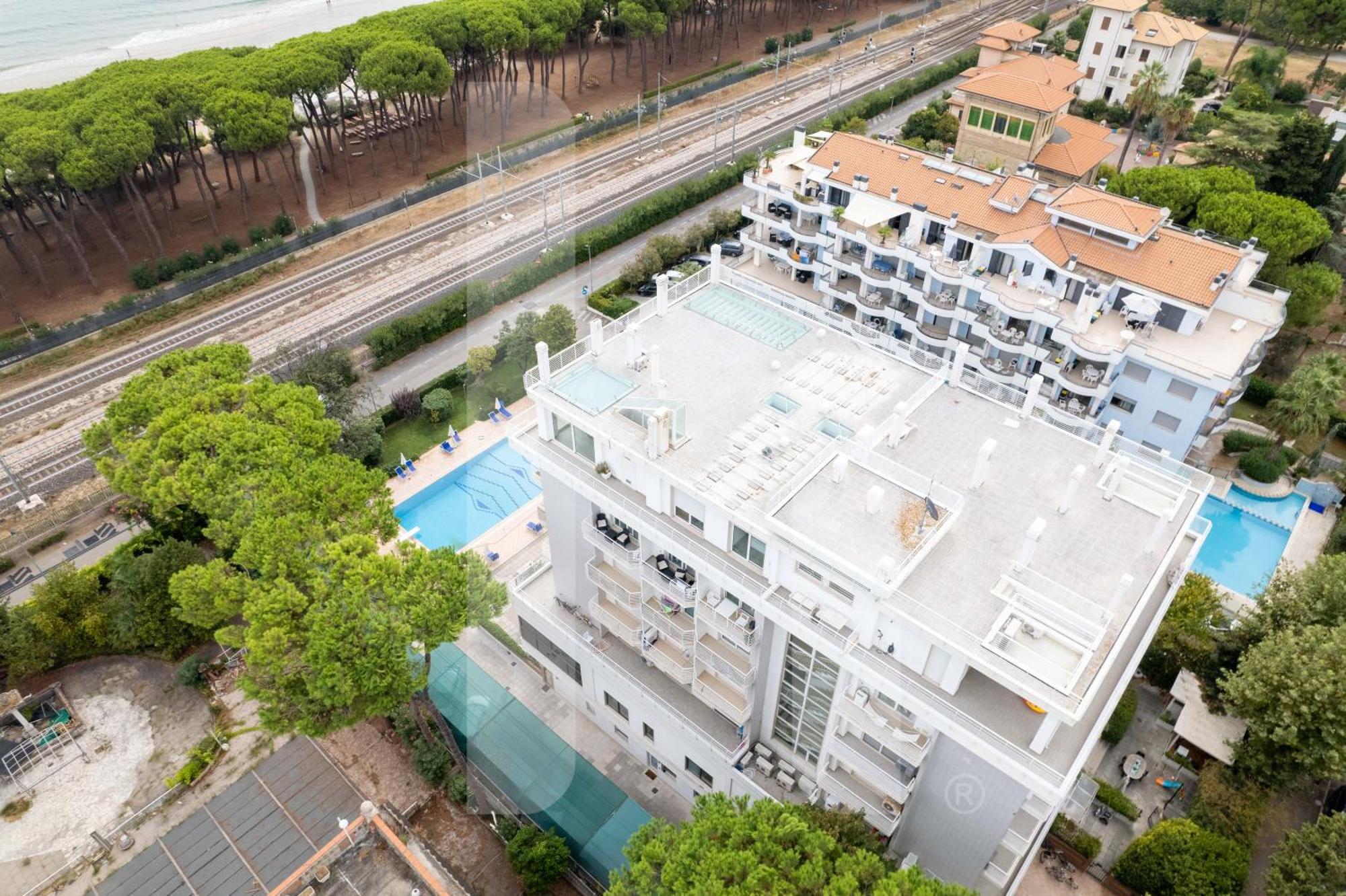 Homiday - Residence Prestige Пинето Екстериор снимка
